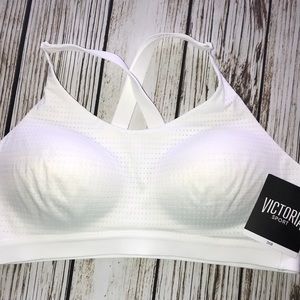 Victoria’s Secret Lightweight Sports Bra NWT 36B